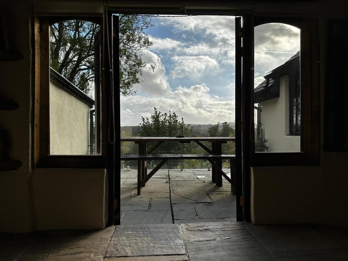 Tregaron Coed Y Ddraig - Themed 3 Bedroom Cottage, With Bar & Pool Table מראה חיצוני תמונה